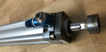 Festo pneumatic cylinder Type DNU-40-220 PPV-A
