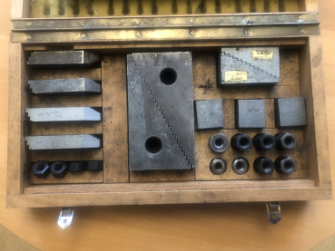 Clamping tool assortment M10 with wooden box